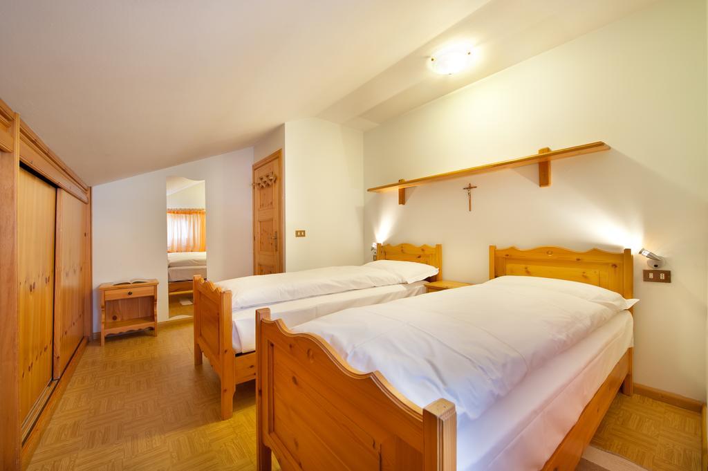 Appartamenti 3000 Livigno Szoba fotó